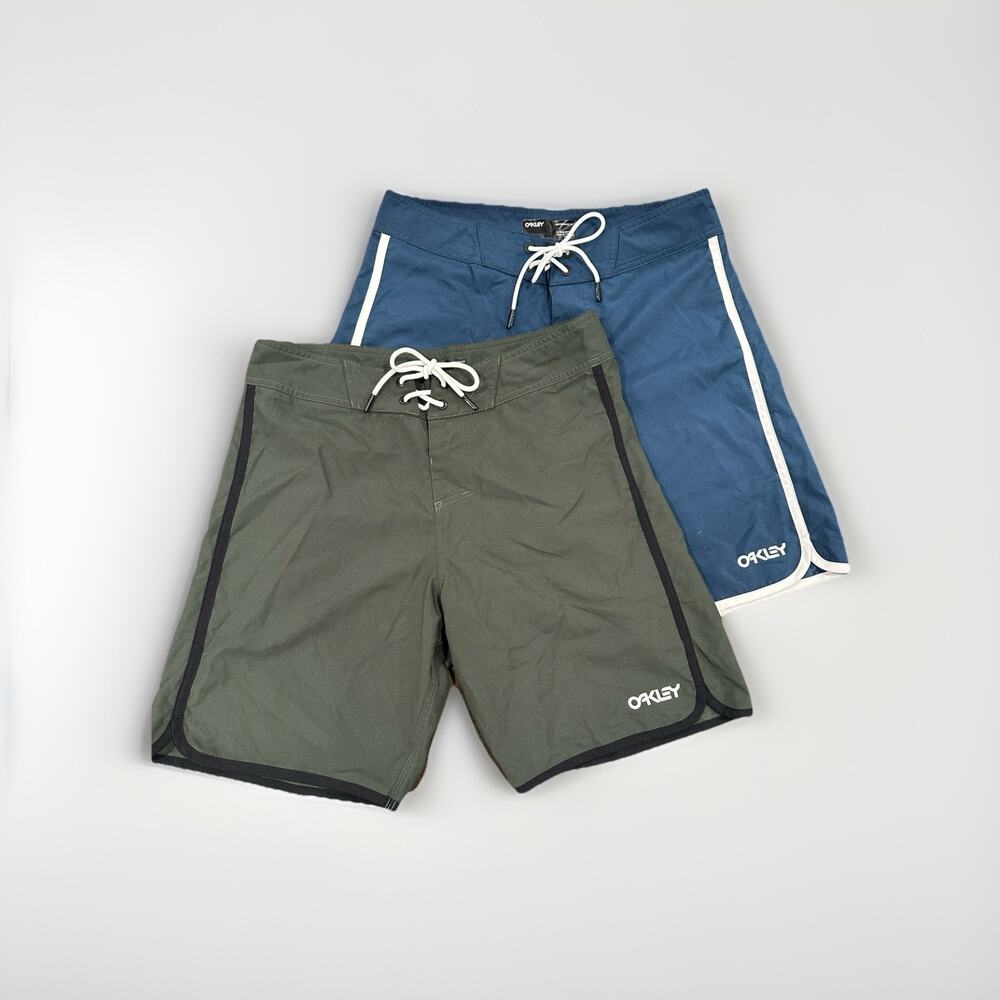 2 NWOT Oakley Solid Crest 19 Board Shorts Navy & Olive Green Lightweight size 30
